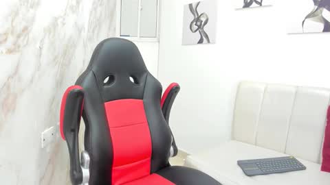 andres_stud online show from October 2025 04:43:02 AM