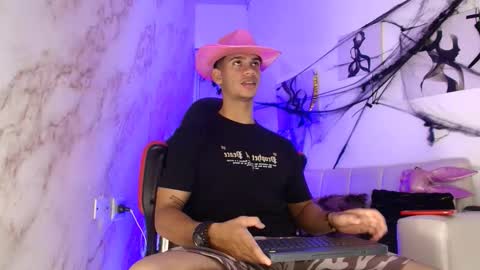 andres_stud online show from October 2025 04:27:01 AM