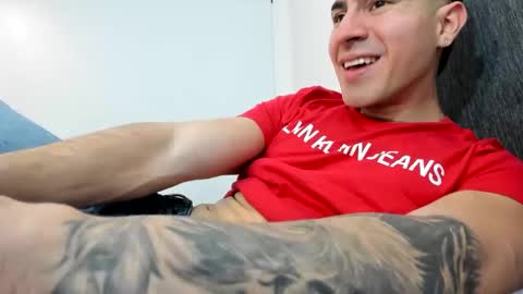 Snapshot of andresjuan92 chatting on September 2025 03:18:02 AM onlyfanscallmegotter online show from September 2025 03:18:02 AM