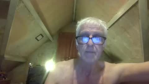 Andrew online show from April 2026 09:53:01 PM