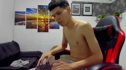 Snapshot of andrew_2811 chatting on October 2025 05:30:02 AM andrew_2811 online show from October 2025 05:30:02 AM