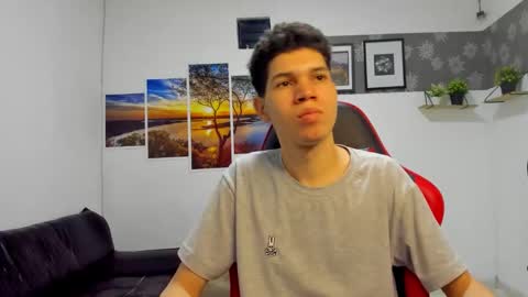 Snapshot of andrew_2811 chatting on November 2025 04:15:02 AM andrew_2811 online show from November 2025 04:15:02 AM