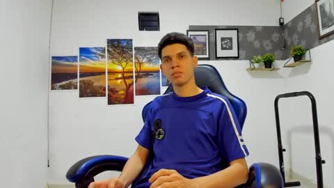 andrew_2811 online show from January 2026 04:15:01 AM