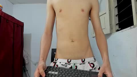 andrew_2811 online show from January 2026 12:48:01 AM