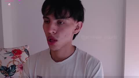 Snapshot of andrew_courtz chatting on November 2025 02:29:02 PM Andrew Courtz online show from November 2025 02:29:02 PM