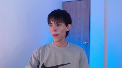 Snapshot of andrew_courtz chatting on May 2026 06:37:01 PM Andrew Courtz online show from May 2026 06:37:01 PM