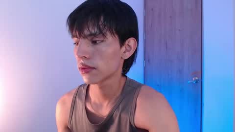 Snapshot of andrew_courtz chatting on May 2026 07:07:01 PM Andrew Courtz online show from May 2026 07:07:01 PM