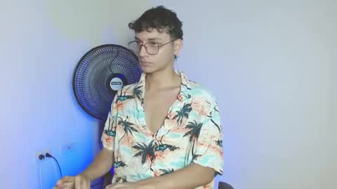 Snapshot of andrew_dann chatting on November 2025 08:38:02 PM andres online show from November 2025 08:38:02 PM