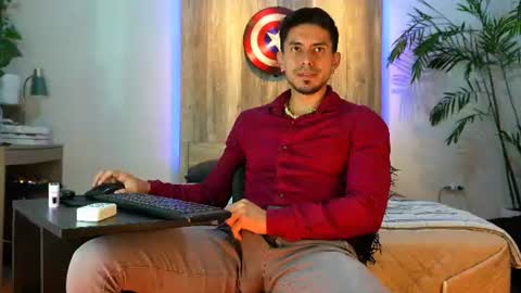 Snapshot of andrew_elliot chatting on July 2026 01:29:02 AM Andrew online show from July 2026 01:29:02 AM