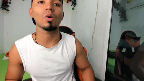 Snapshot of andrew_jonhes1 chatting on December 2025 11:41:01 AM andrew_jonhes1 online show from December 2025 11:41:01 AM