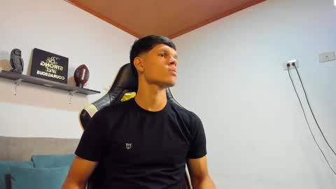 andrew_thopsom online show from January 2026 12:40:01 PM