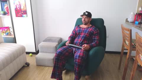 Andrew online show from September 2025 01:33:01 PM