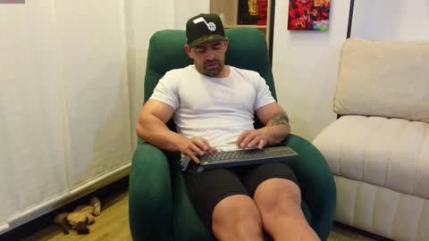 Andrew online show from October 2025 01:57:01 AM