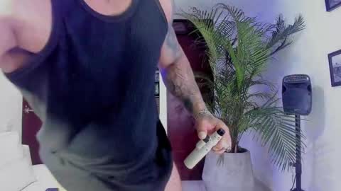 Snapshot of andrewjohnson0 chatting on March 2025 02:09:01 AM Andrew Johnson online show from March 2025 02:09:01 AM