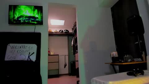 Snapshot of andrewjohnson0 chatting on September 2025 04:20:01 PM Andrew Johnson online show from September 2025 04:20:01 PM