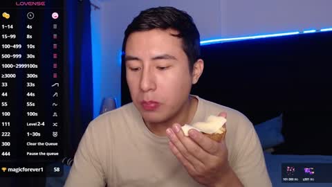 andrewmhilton_ online show from March 2025 04:17:02 AM