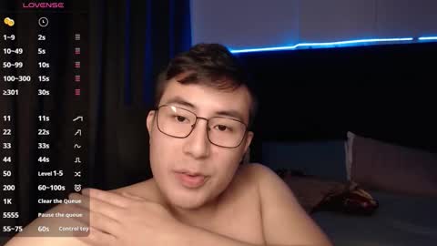 andrewmhilton_ online show from October 2025 06:14:02 AM