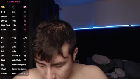 andrewmhilton_ online show from October 2025 07:01:01 AM