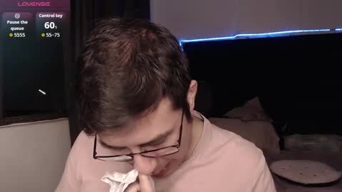 andrewmhilton_ online show from January 2026 01:52:02 AM