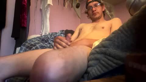 Snapshot of andrewraywv42 chatting on May 2026 02:33:01 PM rayray32 online show from May 2026 02:33:01 PM