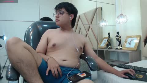 ANDREW online show from January 2025 04:24:01 PM