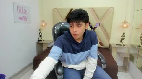 ANDREW online show from April 2026 12:22:01 PM