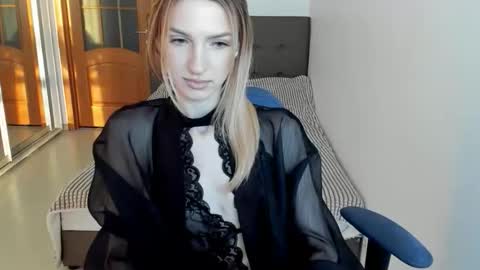 andrianabelle online show from September 2025 03:36:01 PM