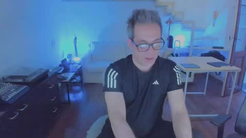 Snapshot of andy0pandi chatting on November 2025 08:18:02 PM Andrew online show from November 2025 08:18:02 PM