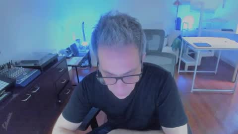 Snapshot of andy0pandi chatting on November 2025 06:45:01 PM Andrew online show from November 2025 06:45:01 PM