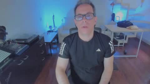 Snapshot of andy0pandi chatting on November 2025 07:38:01 PM Andrew online show from November 2025 07:38:01 PM