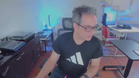 Snapshot of andy0pandi chatting on December 2025 03:07:01 PM Andrew online show from December 2025 03:07:01 PM