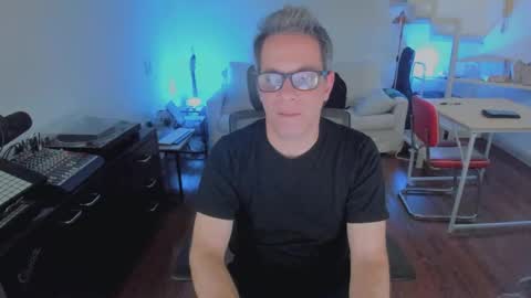 Snapshot of andy0pandi chatting on December 2025 09:55:01 PM Andrew online show from December 2025 09:55:01 PM