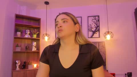 Snapshot of andy_and_emma chatting on December 2024 04:00:01 PM andy_and_emma online show from December 2024 04:00:01 PM