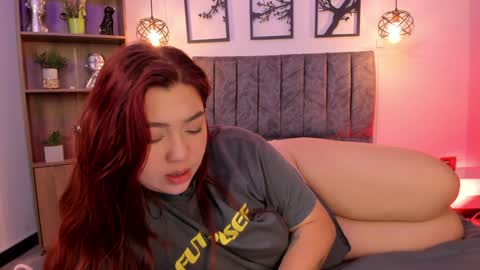 Snapshot of andy_and_emma chatting on January 2025 03:50:01 PM andy_and_emma online show from January 2025 03:50:01 PM