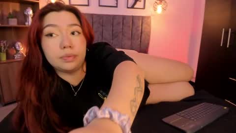 Snapshot of andy_and_emma chatting on February 2025 03:52:01 PM andy_and_emma online show from February 2025 03:52:01 PM