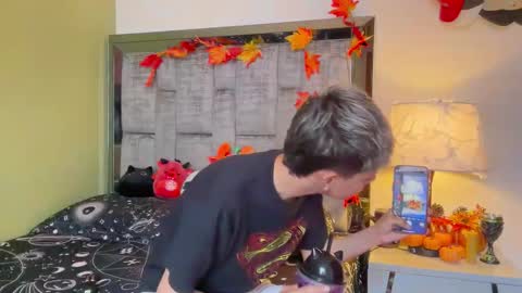 Andy online show from October 2025 04:17:02 PM