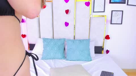 Snapshot of andy_bluee chatting on February 2025 06:57:01 AM Andy bluee online show from February 2025 06:57:01 AM