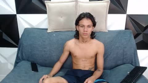 andy_dan1 online show from February 2025 09:39:02 PM