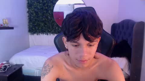 andy_dan1 online show from February 2025 12:59:01 PM