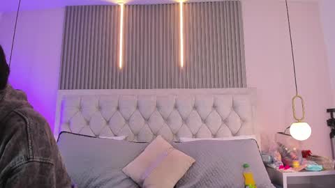 We are Andy and May online show from April 2026 01:25:02 PM