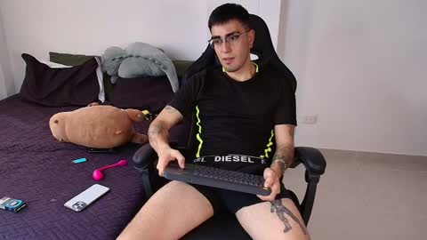 Andres online show from February 2025 08:19:02 PM