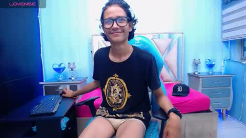 Snapshot of andy_staar18 chatting on October 2025 11:28:02 AM andy online show from October 2025 11:28:02 AM