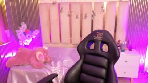 Andy tay online show from December 2025 03:44:01 AM