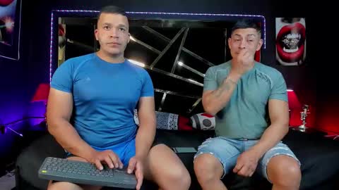 Snapshot of andyandfrank chatting on December 2025 08:40:01 PM andyandfrank online show from December 2025 08:40:01 PM