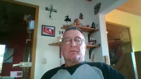 Snapshot of andybayern chatting on April 2026 04:20:02 PM andybayern online show from April 2026 04:20:02 PM