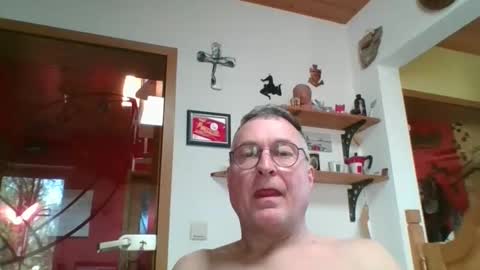 Snapshot of andybayern chatting on April 2026 07:33:02 AM andybayern online show from April 2026 07:33:02 AM