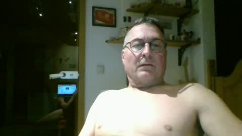 Snapshot of andybayern chatting on April 2026 11:22:02 PM andybayern online show from April 2026 11:22:02 PM