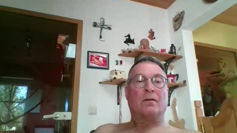 Snapshot of andybayern chatting on May 2026 06:29:01 AM andybayern online show from May 2026 06:29:01 AM