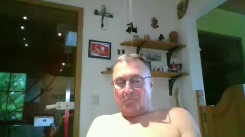 Snapshot of andybayern chatting on May 2026 05:30:02 PM andybayern online show from May 2026 05:30:02 PM