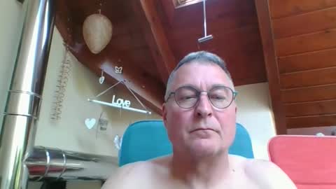 Snapshot of andybayern chatting on May 2026 01:28:01 PM andybayern online show from May 2026 01:28:01 PM